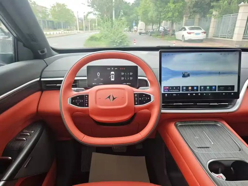 eπ 008