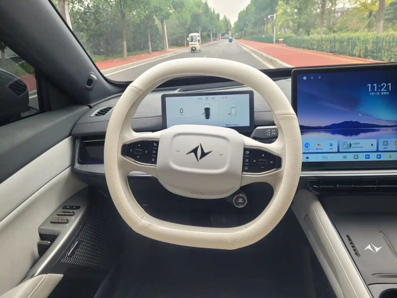 eπ sedan