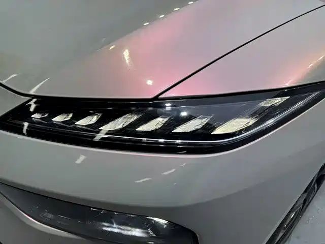 eπ 007