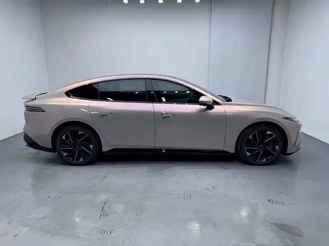 eπ 007
