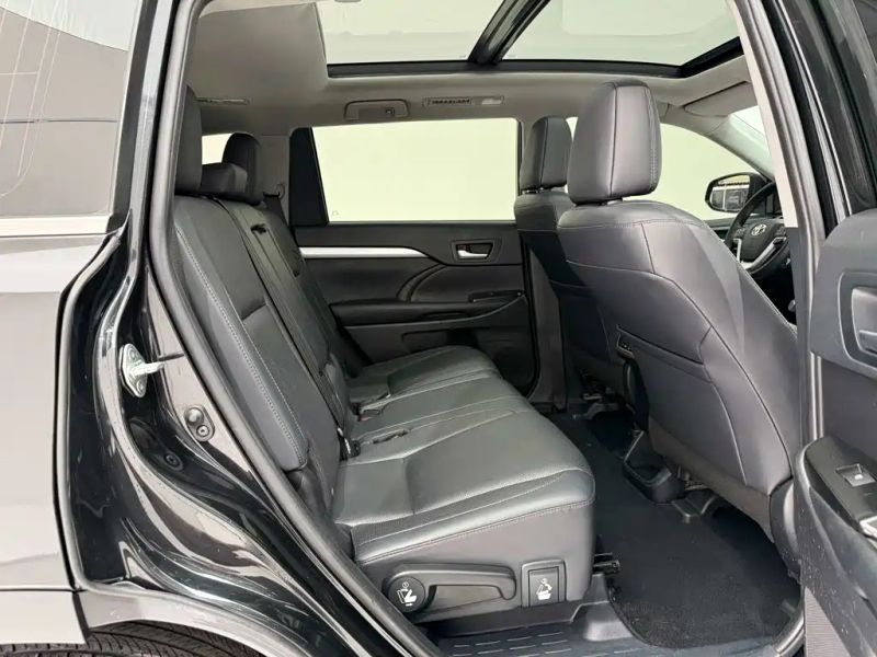 alphard highlander