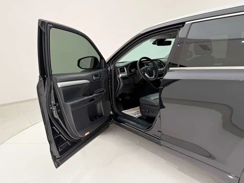 alphard highlander