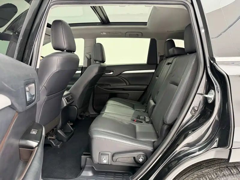 alphard highlander