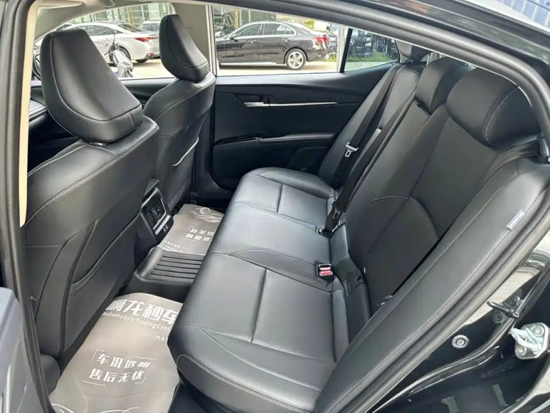 alphard camry