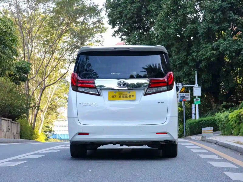 alphard alphard