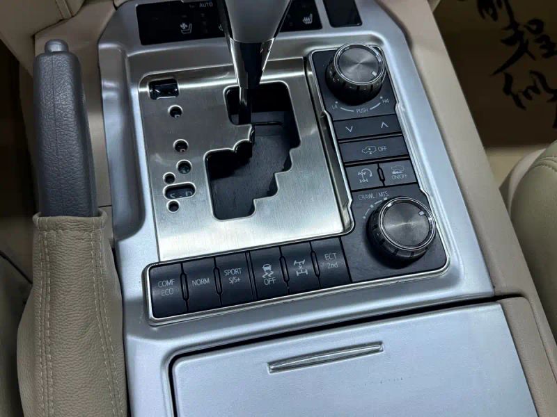 alphard land_cruiser