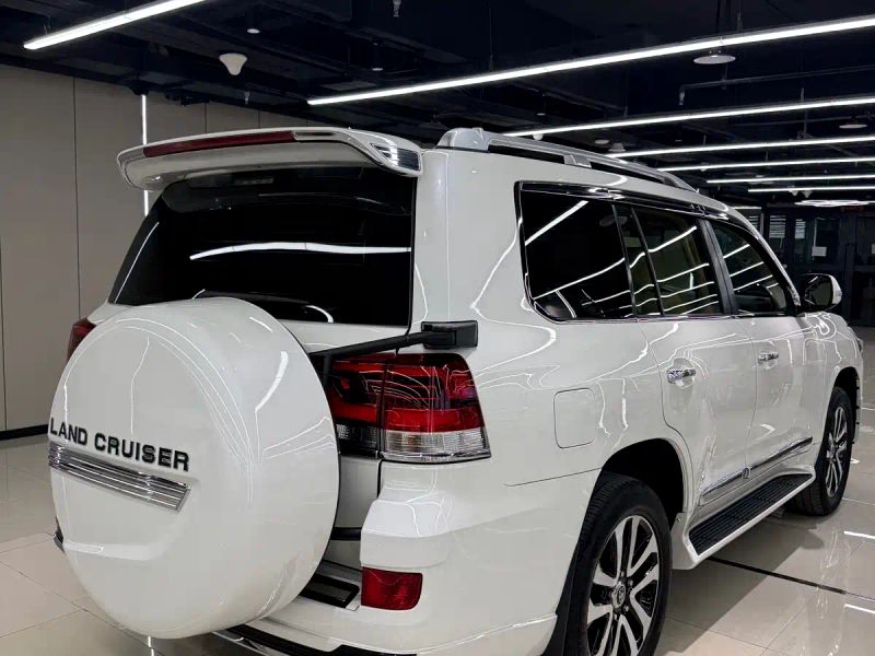 alphard land_cruiser