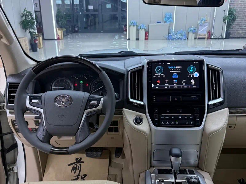 alphard land_cruiser