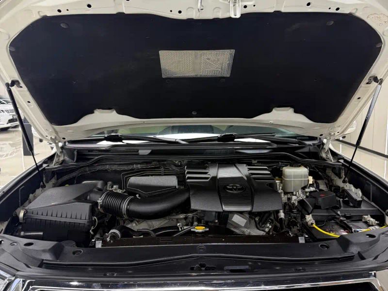 alphard land_cruiser