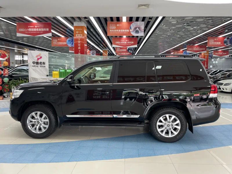 alphard land_cruiser