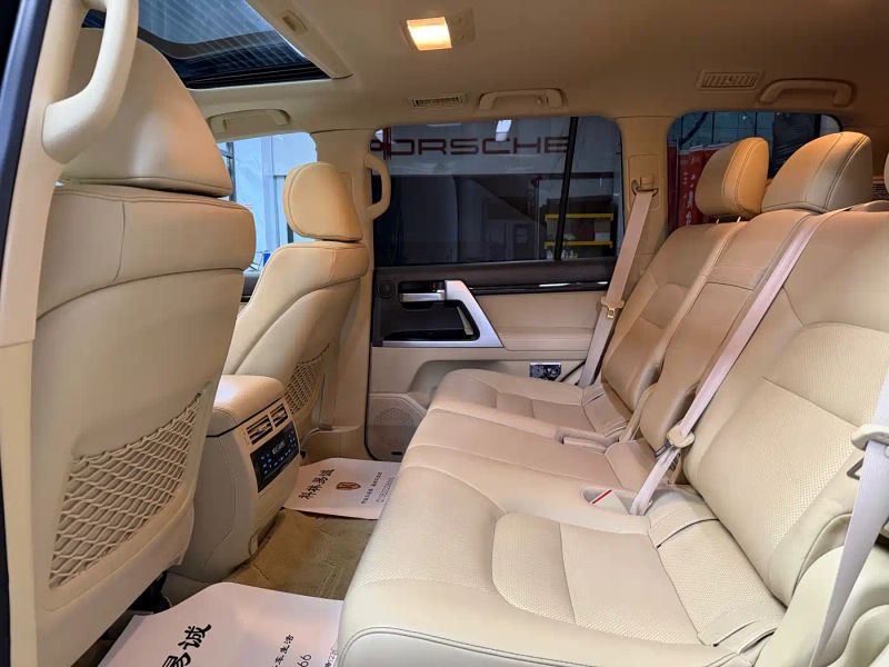 alphard land_cruiser