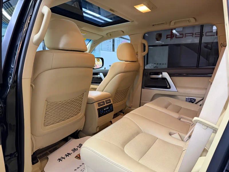 alphard land_cruiser