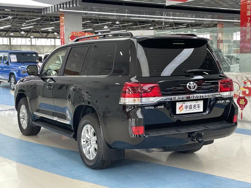 alphard land_cruiser