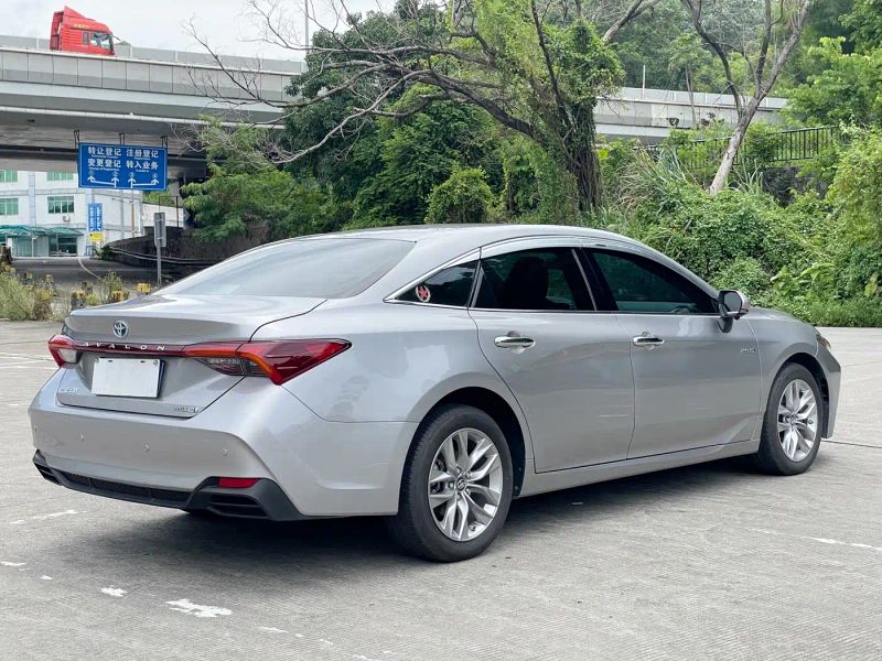 alphard avalon
