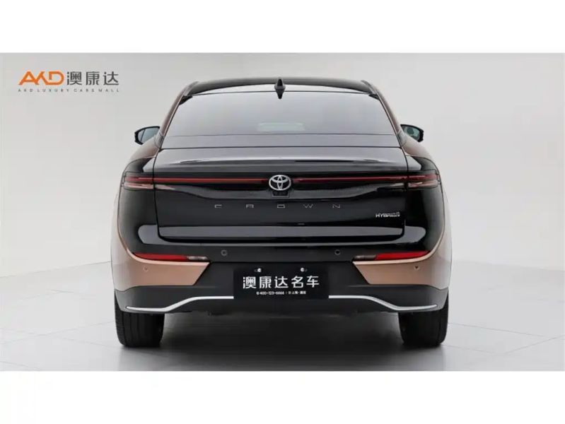 alphard crown