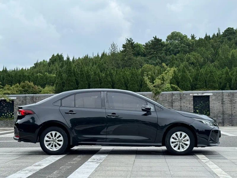 alphard corolla