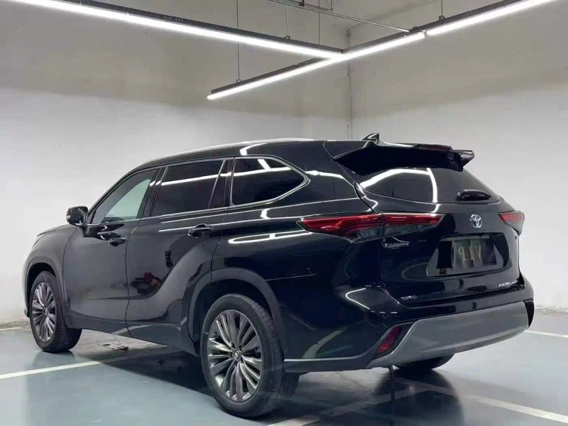 alphard highlander