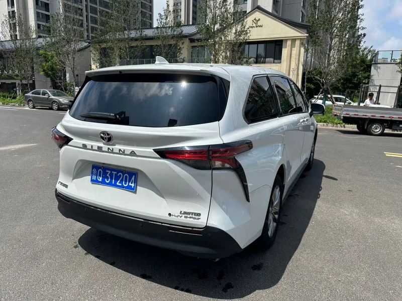 alphard sienna