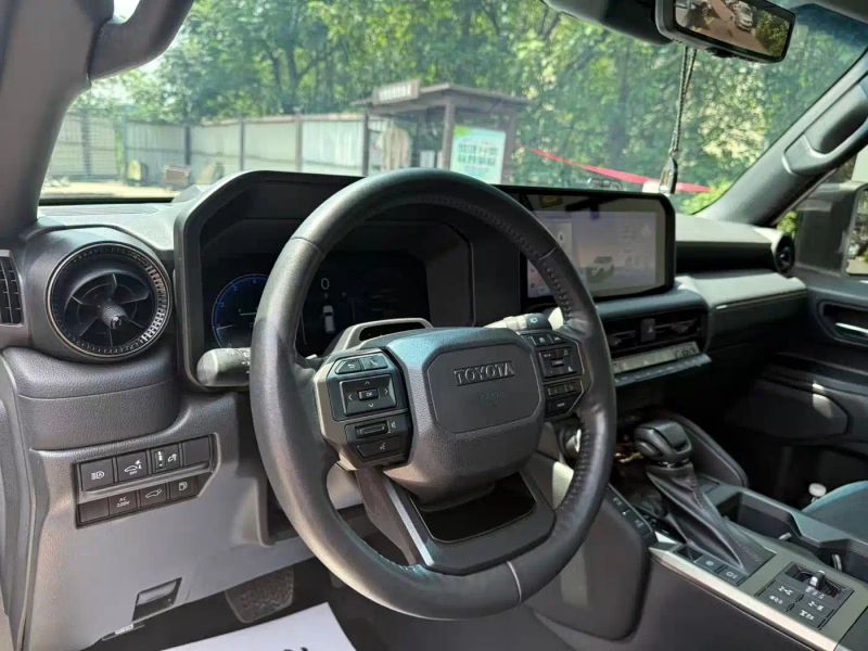 alphard prado