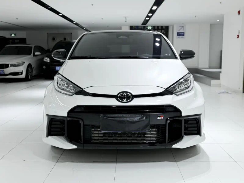 alphard yaris