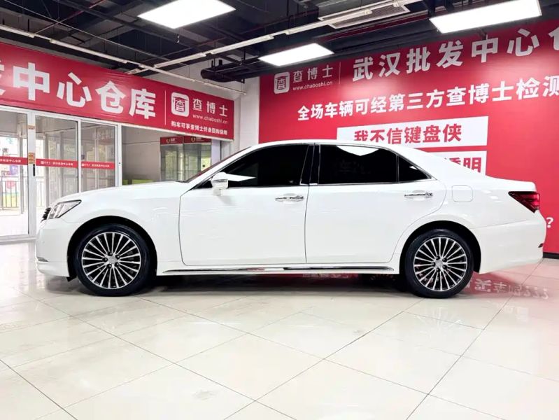 alphard crown
