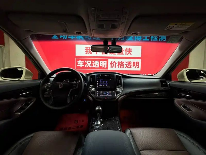 alphard crown