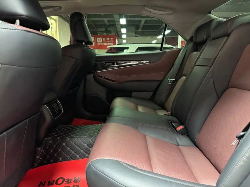 alphard crown