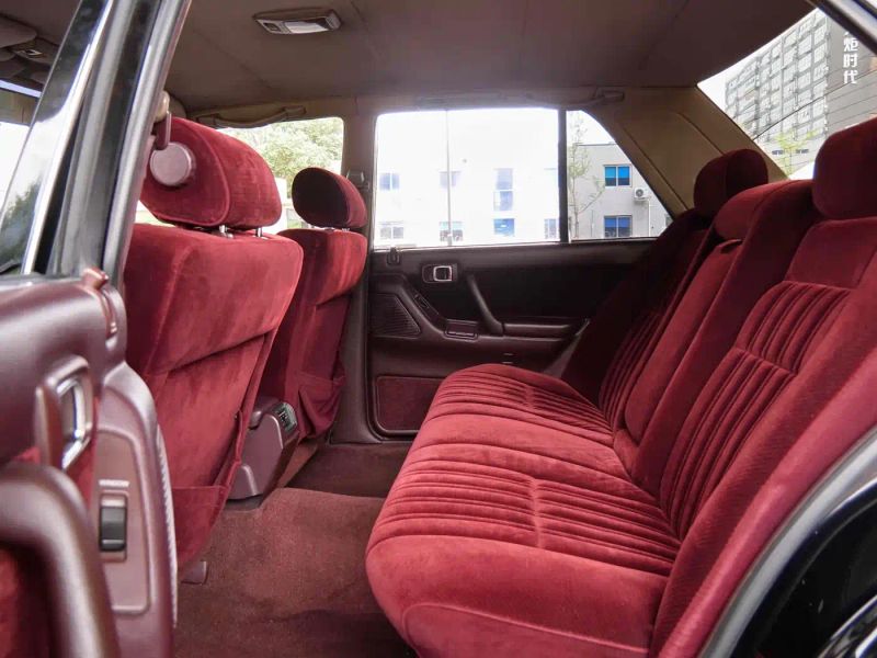 alphard crown