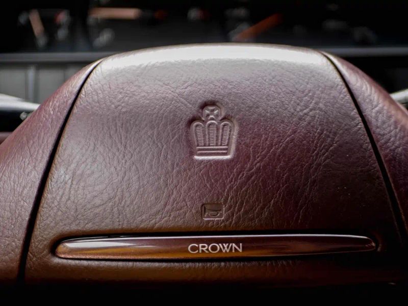 alphard crown