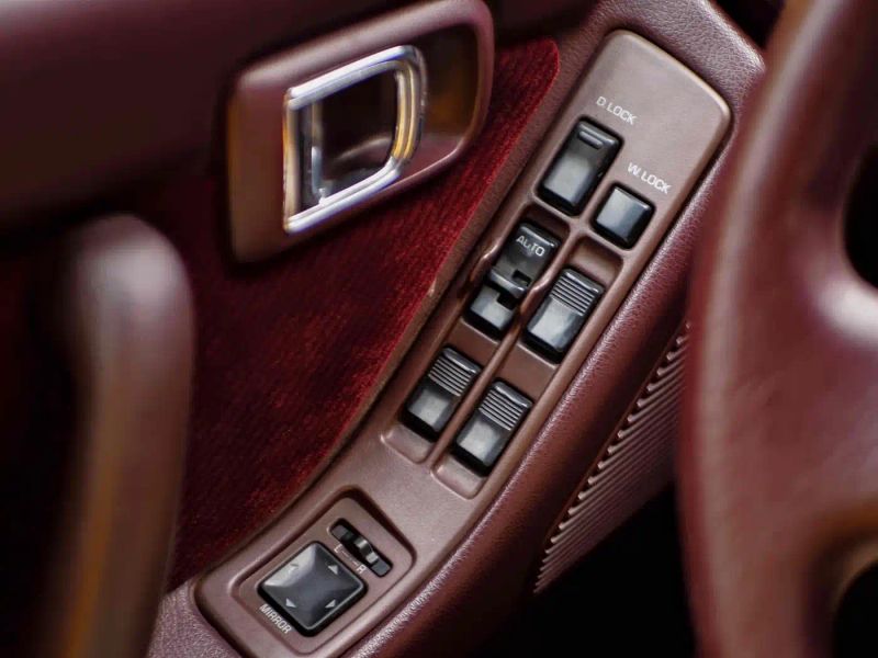 alphard crown