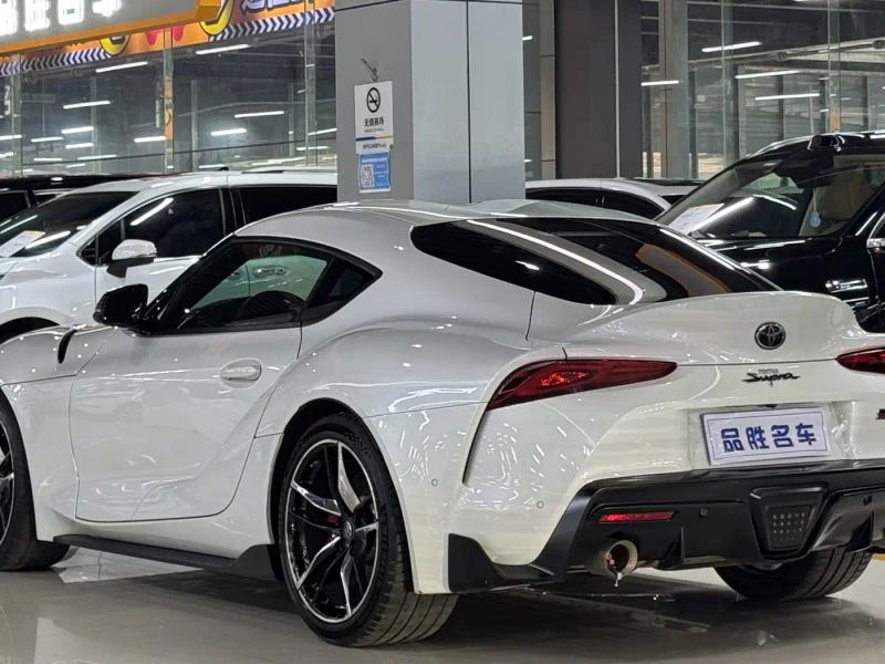 alphard supra