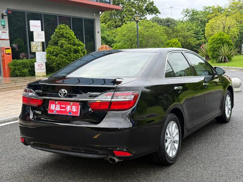 alphard camry