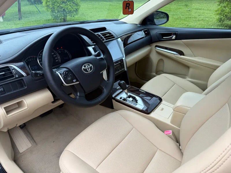 alphard camry