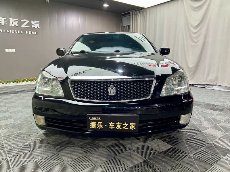 alphard crown