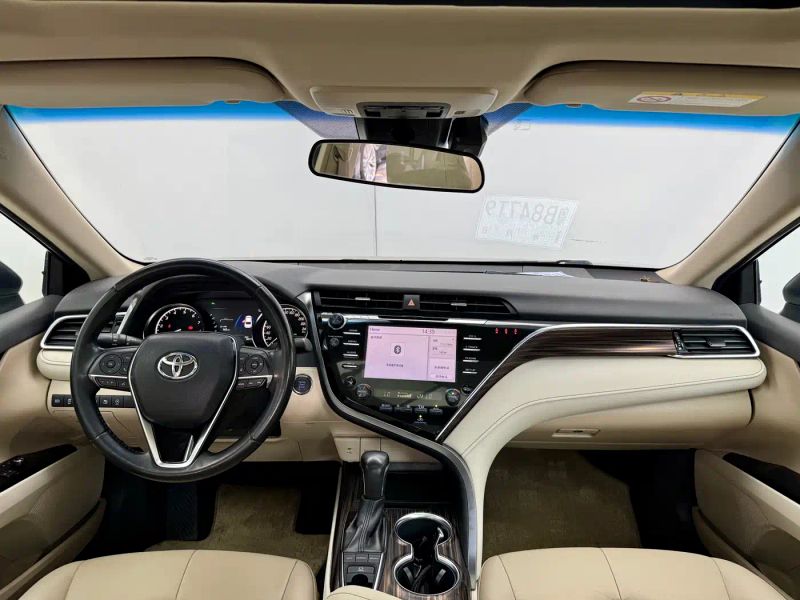alphard camry