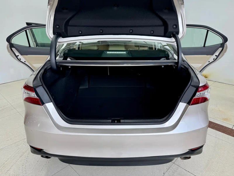 alphard camry