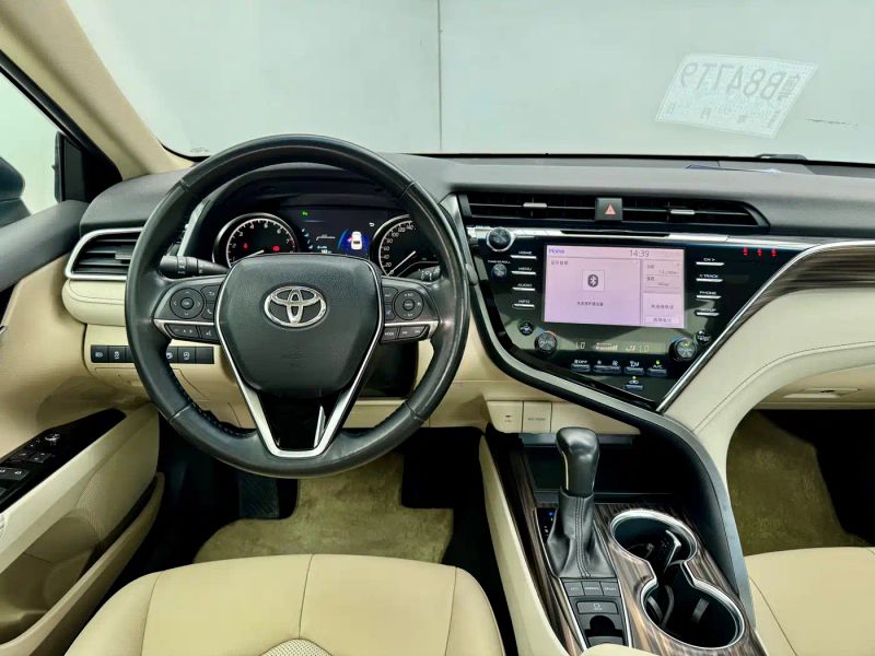alphard camry