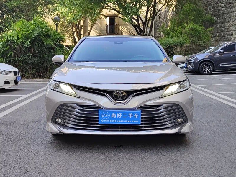 alphard camry