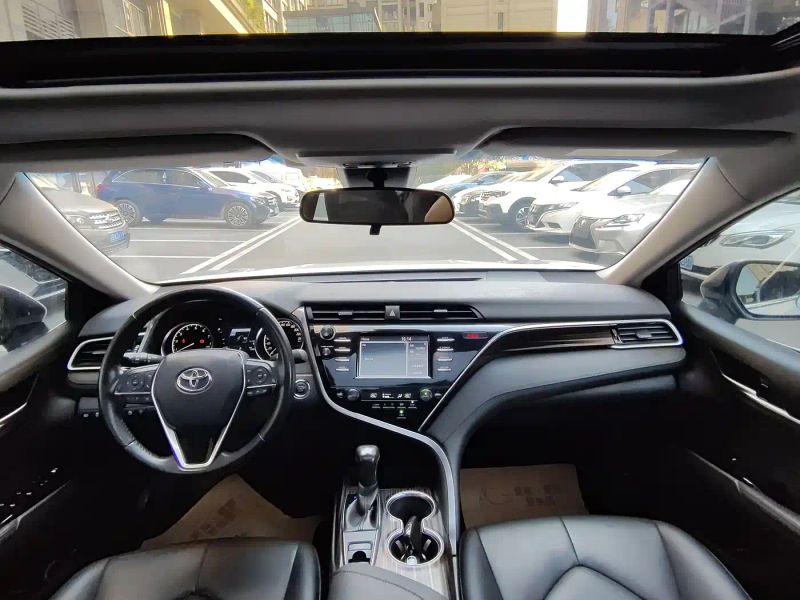 alphard camry