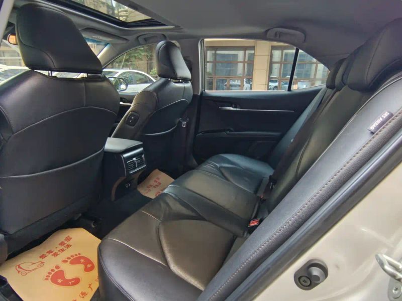 alphard camry