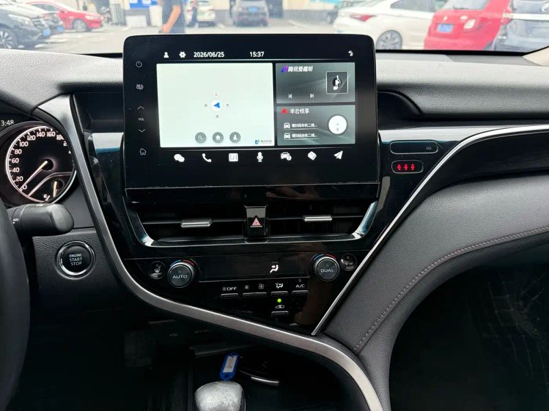 alphard camry