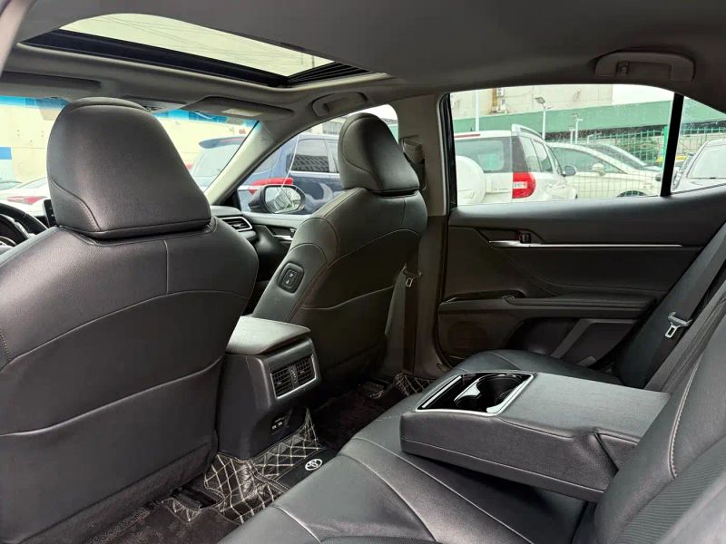 alphard camry
