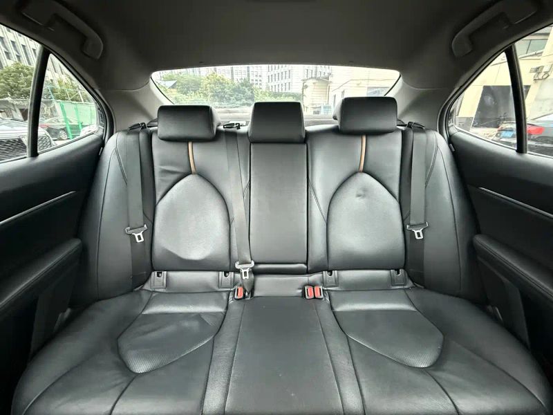 alphard camry