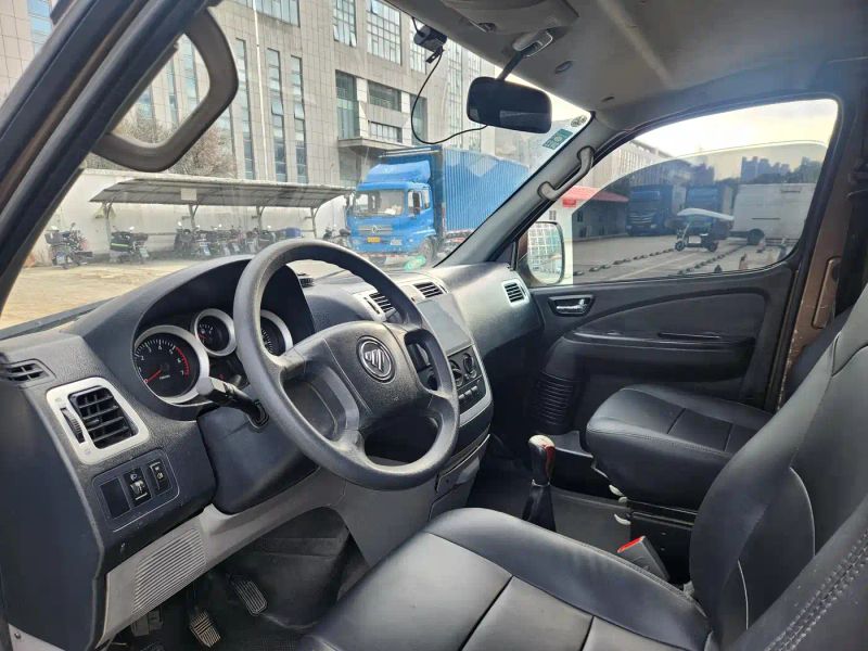 tuoyano van