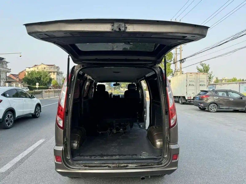 tuoyano van