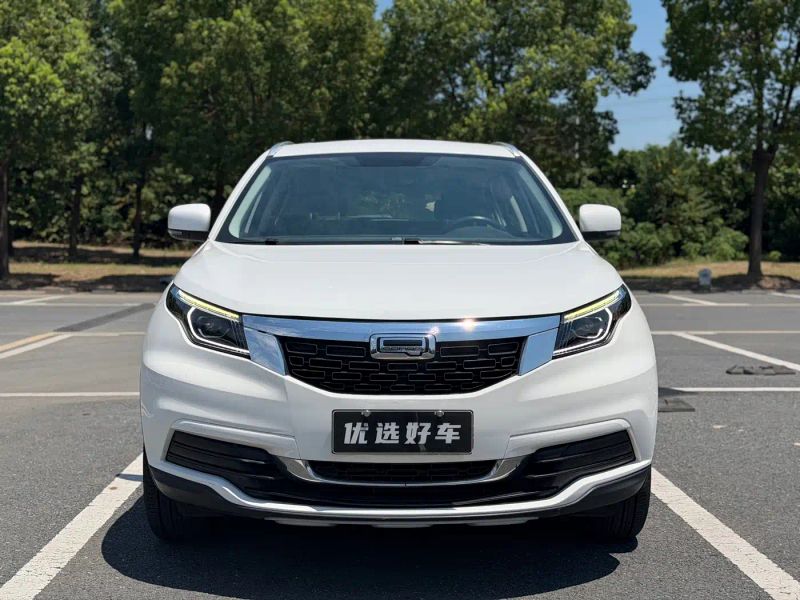 Qoros 5