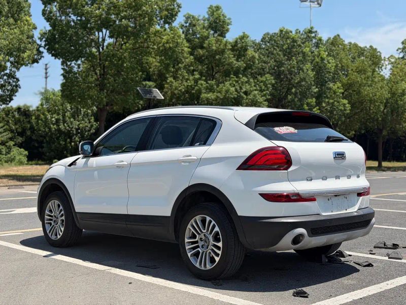 Qoros 5