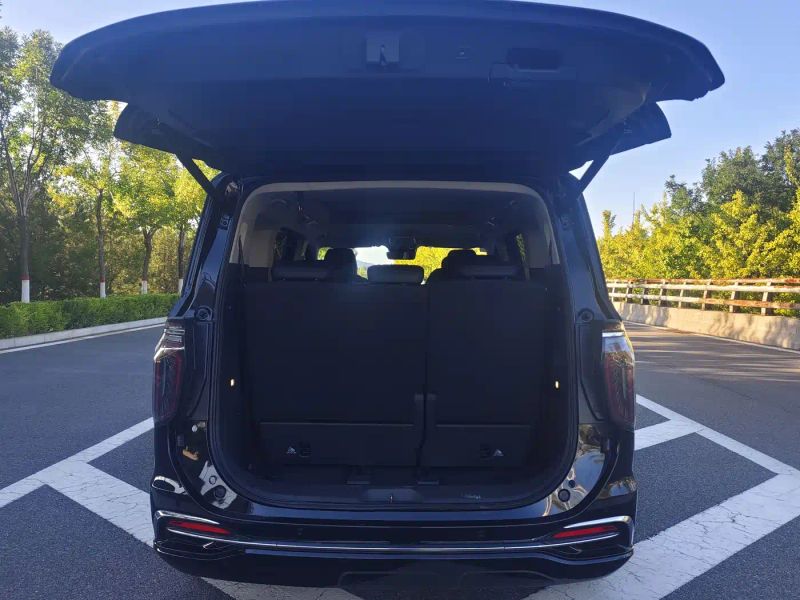 Hongqi hq9