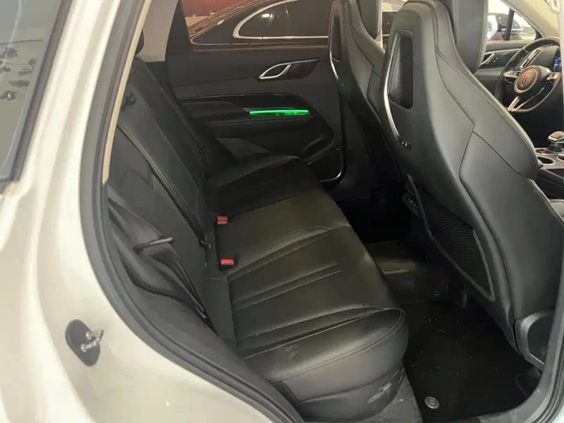 Hongqi hs3