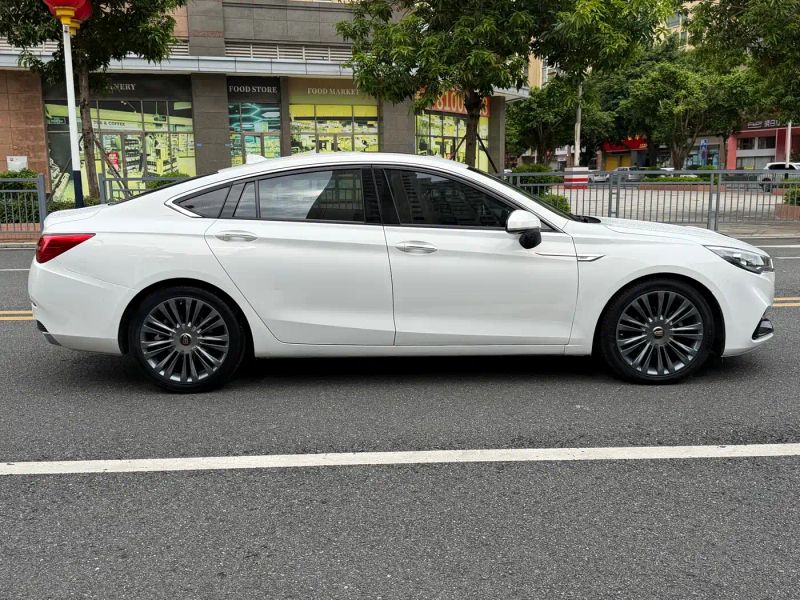 Hongqi h5